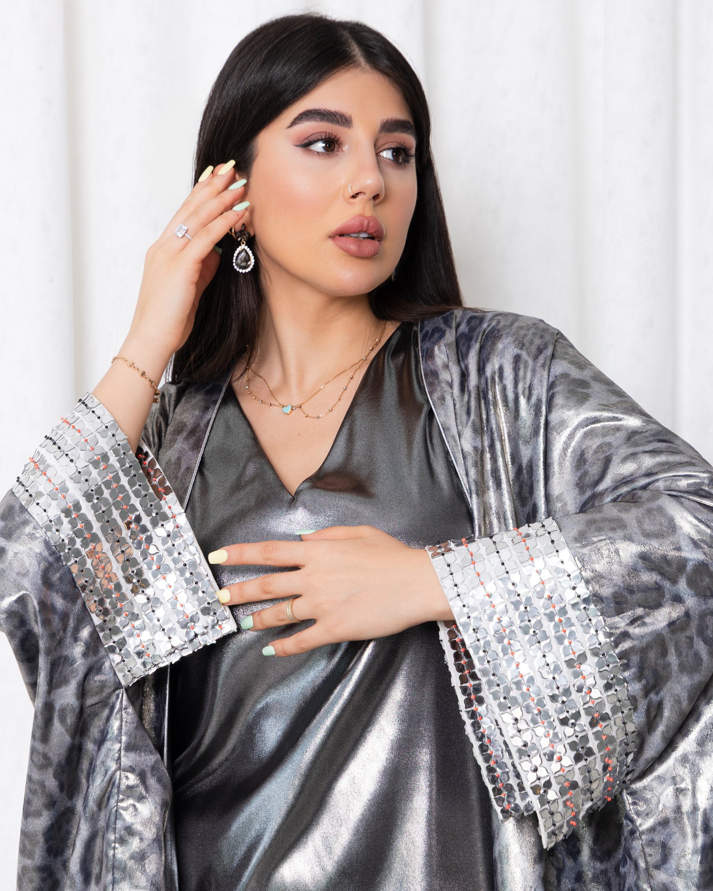 silver roar abaya