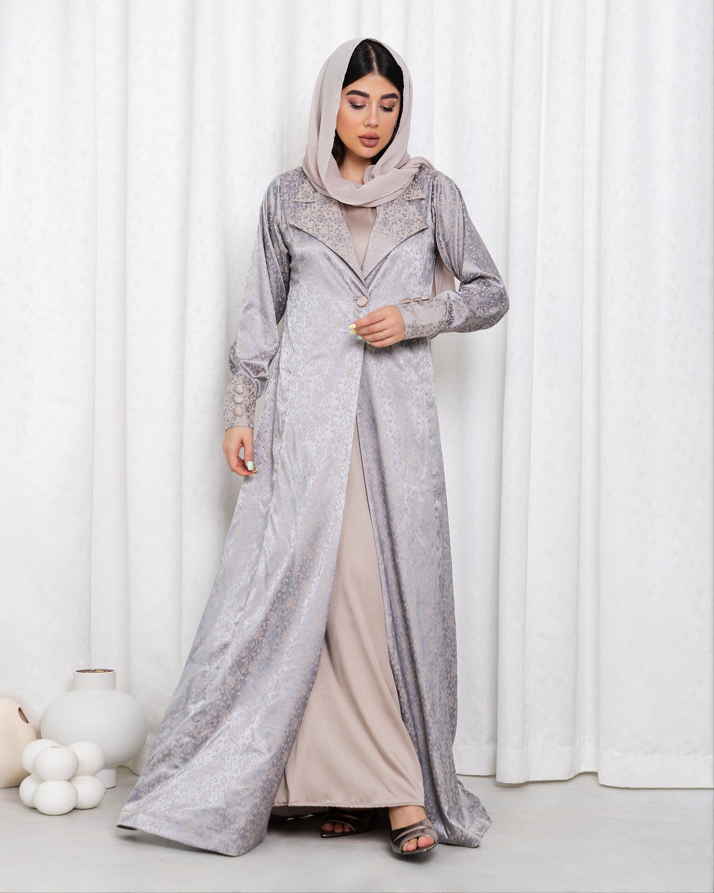 ashen abaya