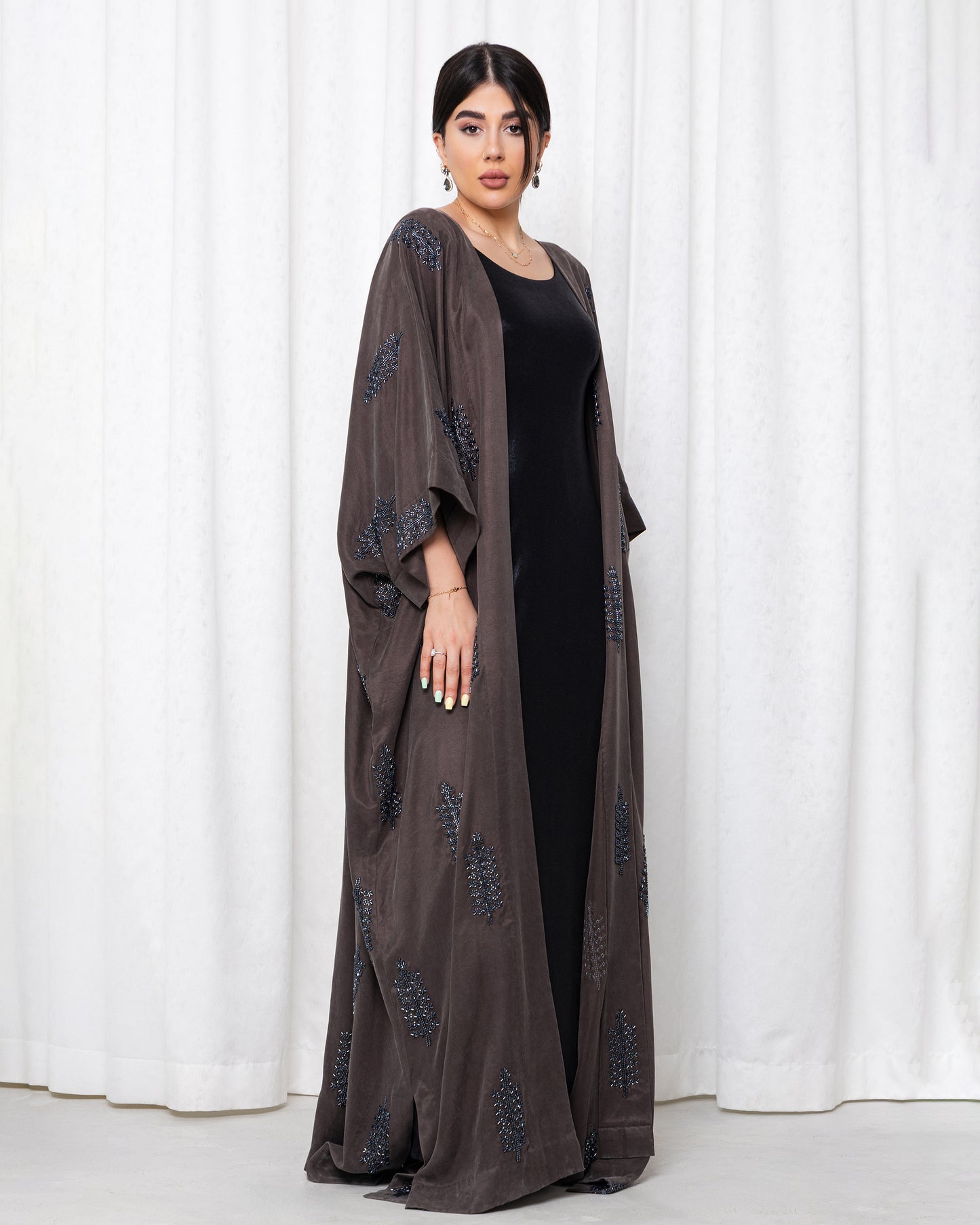 eloura abaya