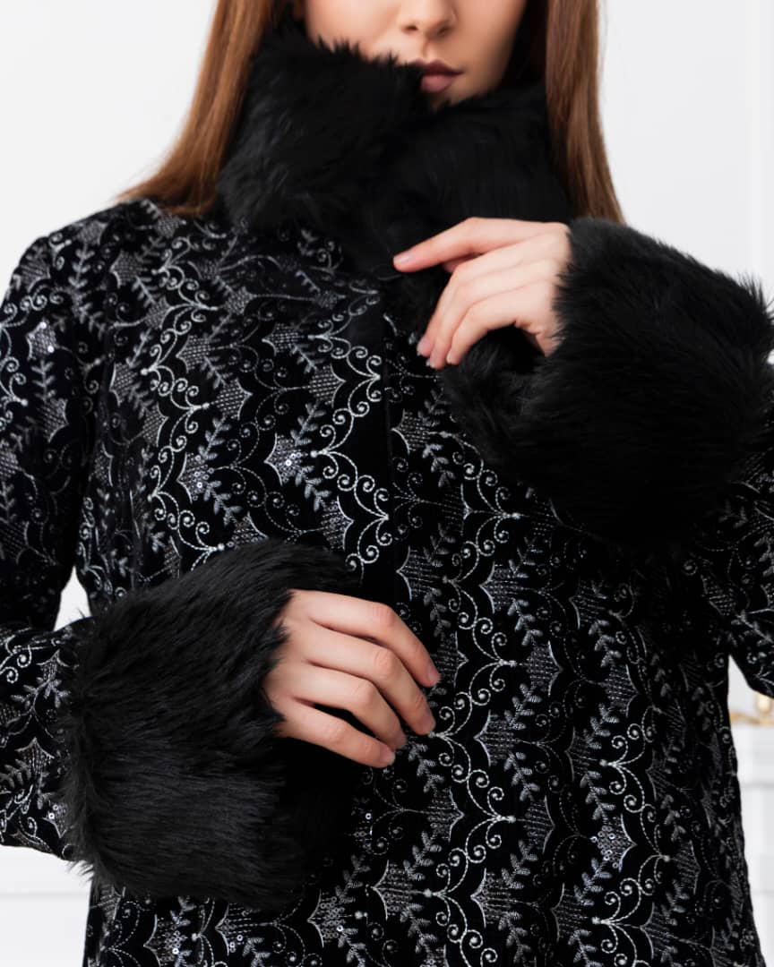 A captivating abaya that tells a story of luxury. Perfect for those who love to stand out